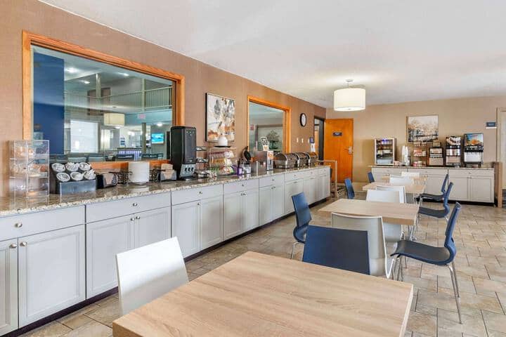Breakfast area